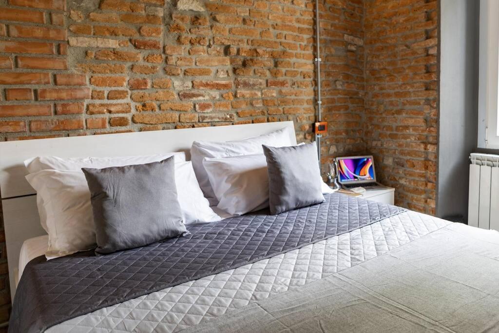 Canonica Brick Apartment Milan Luaran gambar